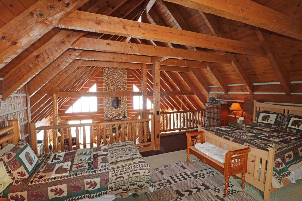 Paradise Lake Cabin: Lakefront Log Home Vacation Rental